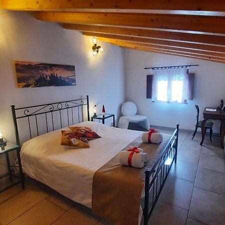 Il Casale Di Lucullo Villa Lucignano Luaran gambar