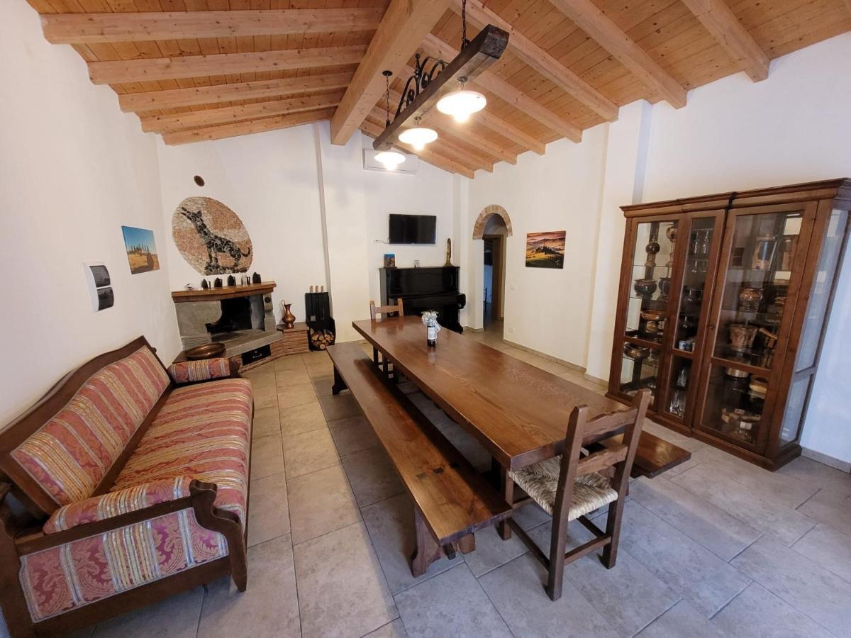 Il Casale Di Lucullo Villa Lucignano Luaran gambar