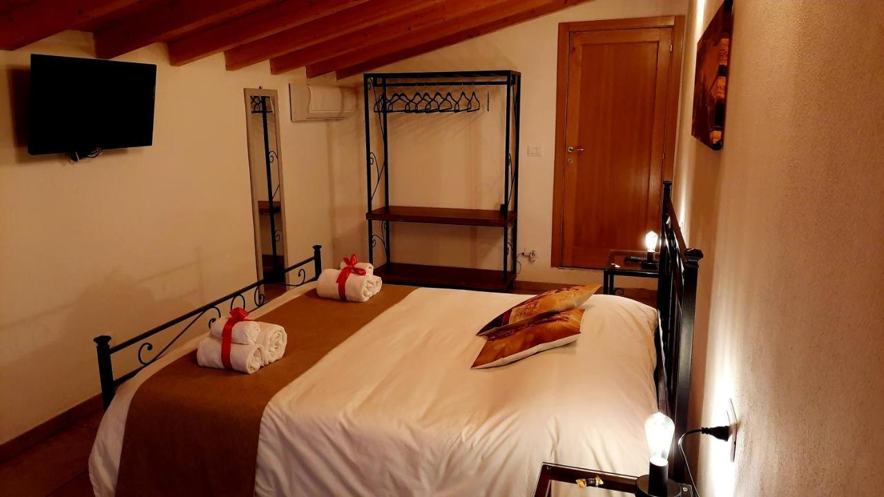 Il Casale Di Lucullo Villa Lucignano Luaran gambar
