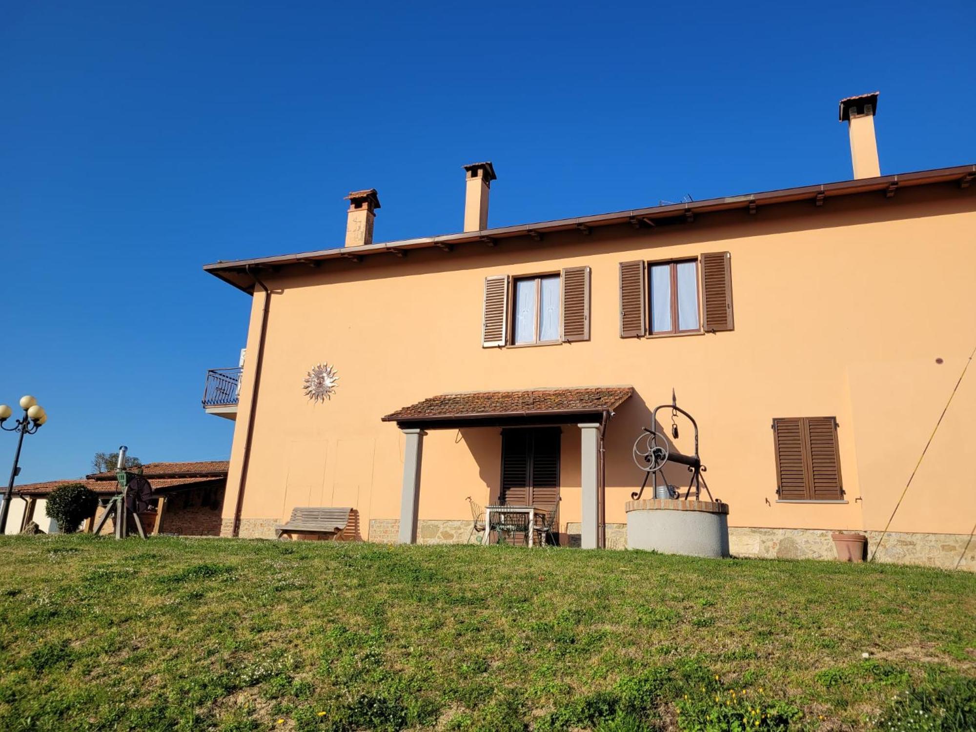 Il Casale Di Lucullo Villa Lucignano Luaran gambar